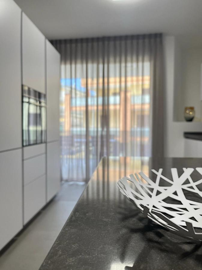 Modern And Spacious Appartement With Beach View. Gallipoli Buitenkant foto