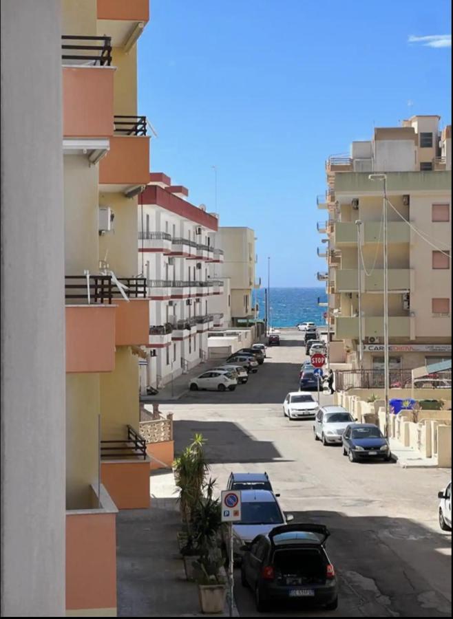 Modern And Spacious Appartement With Beach View. Gallipoli Buitenkant foto